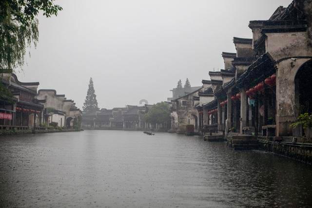 刘德华、吴京联手拯救地球!流浪地球3,2027年春节燃爆银幕